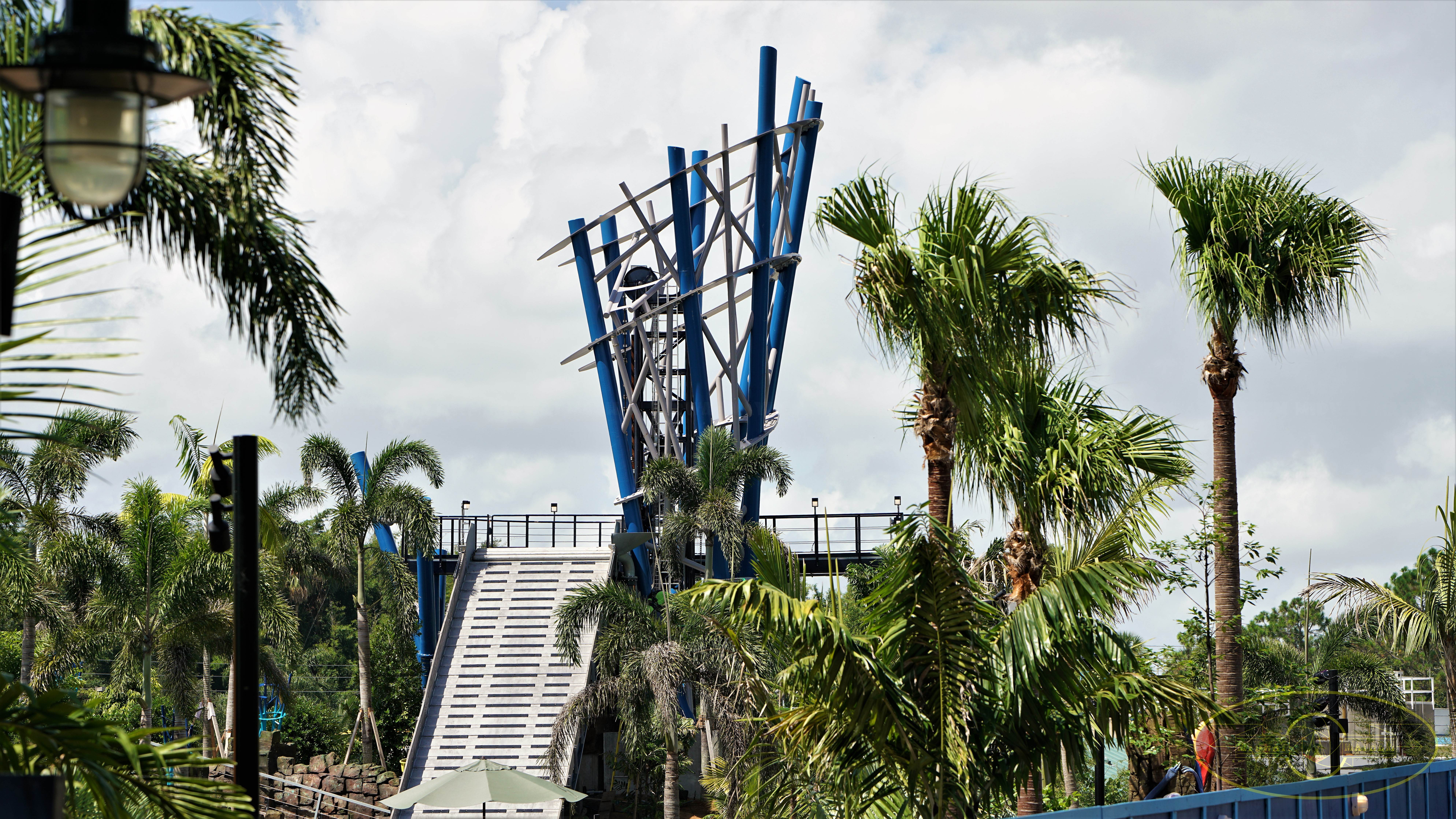 SEAWORLD ORLANDO INFINITY FALLS / SESAME STREET CONSTRUCTION UPDATE 8.2.18 TESTING CONTINUES & SESAME GOES VERTICAL!!!