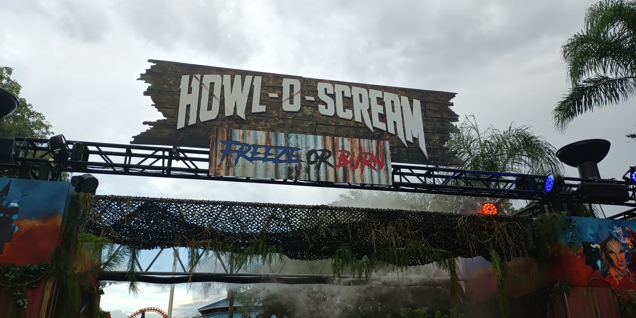SeaWorld Orlando Howl-O-Scream Tour & Review 2023!