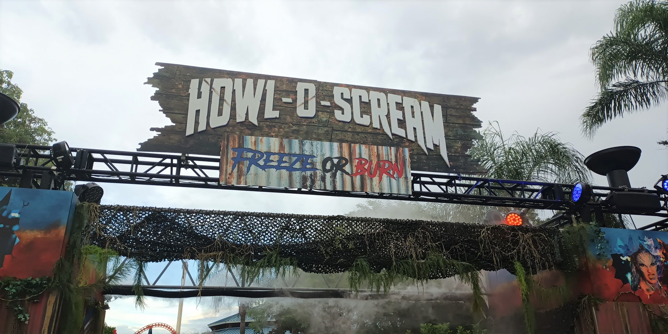 SeaWorld Orlando Howl-O-Scream Tour & Review 2023!