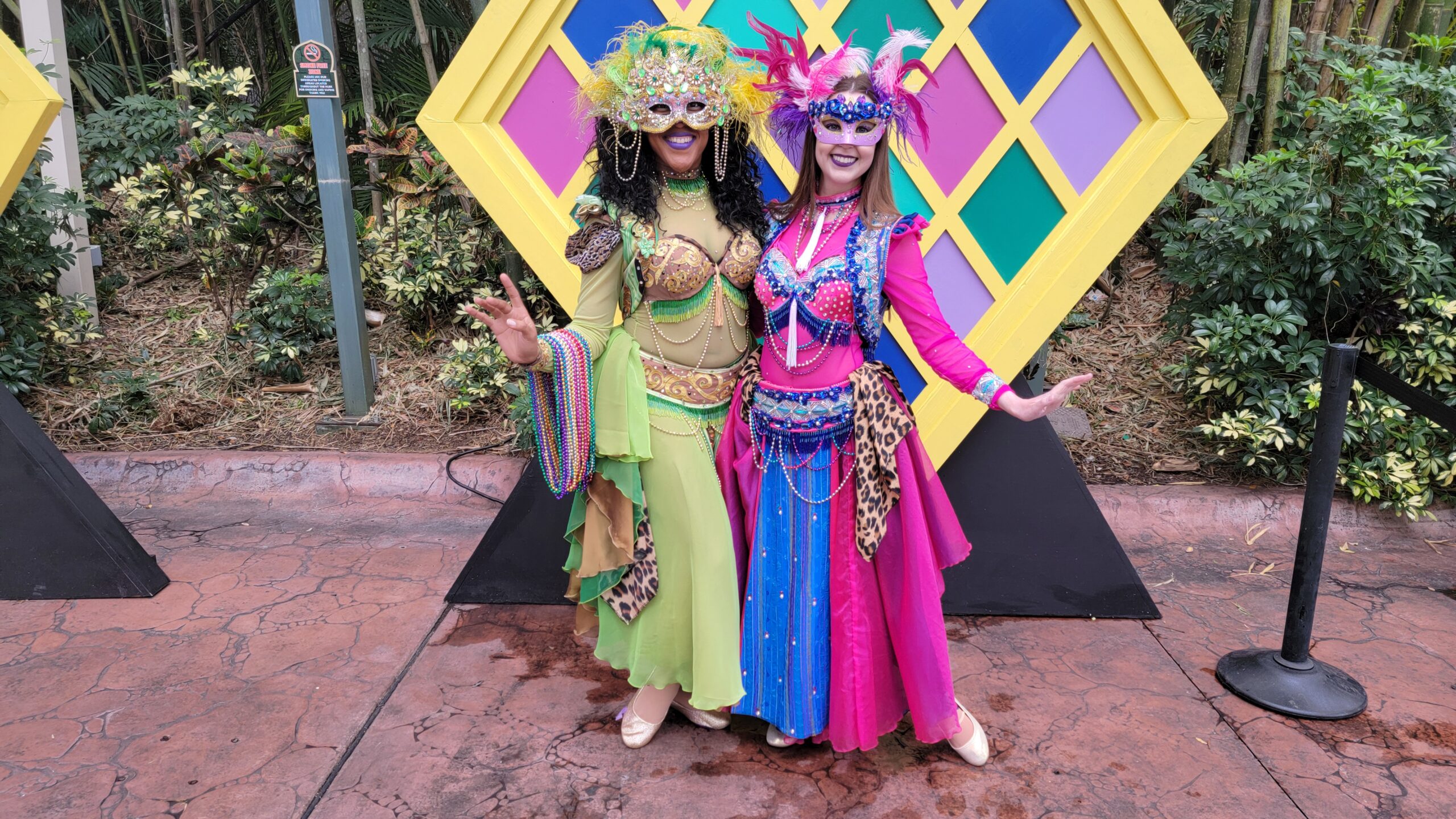 Busch Gardens Tampa Bay Mardi Gras 2024 Tour & Review!