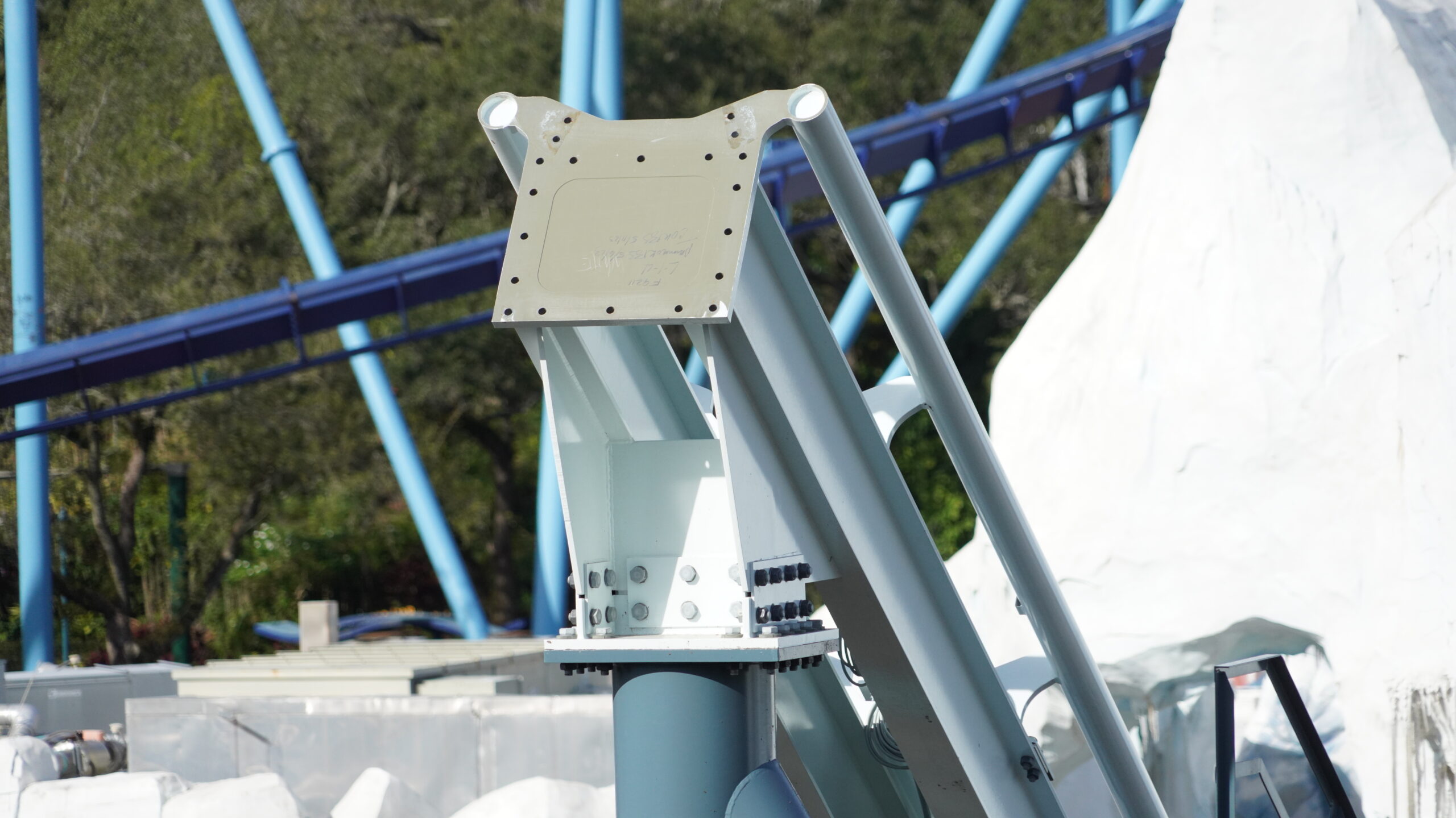 SeaWorld Orlando Penguin Trek Roller Coaster Construction Update 12.12.23 New Track & Supports